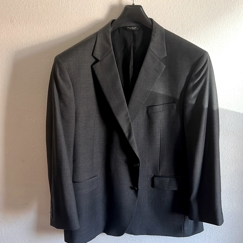 Jos A Banks wool traveler blazer gray plaid. Size 52R